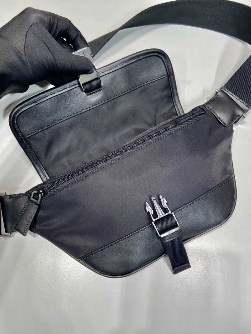Pra*a waist chest packs